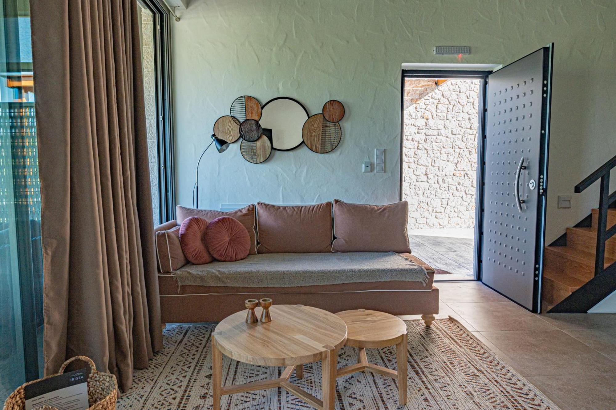 Irissa Suites Paralia Irion Eksteriør billede